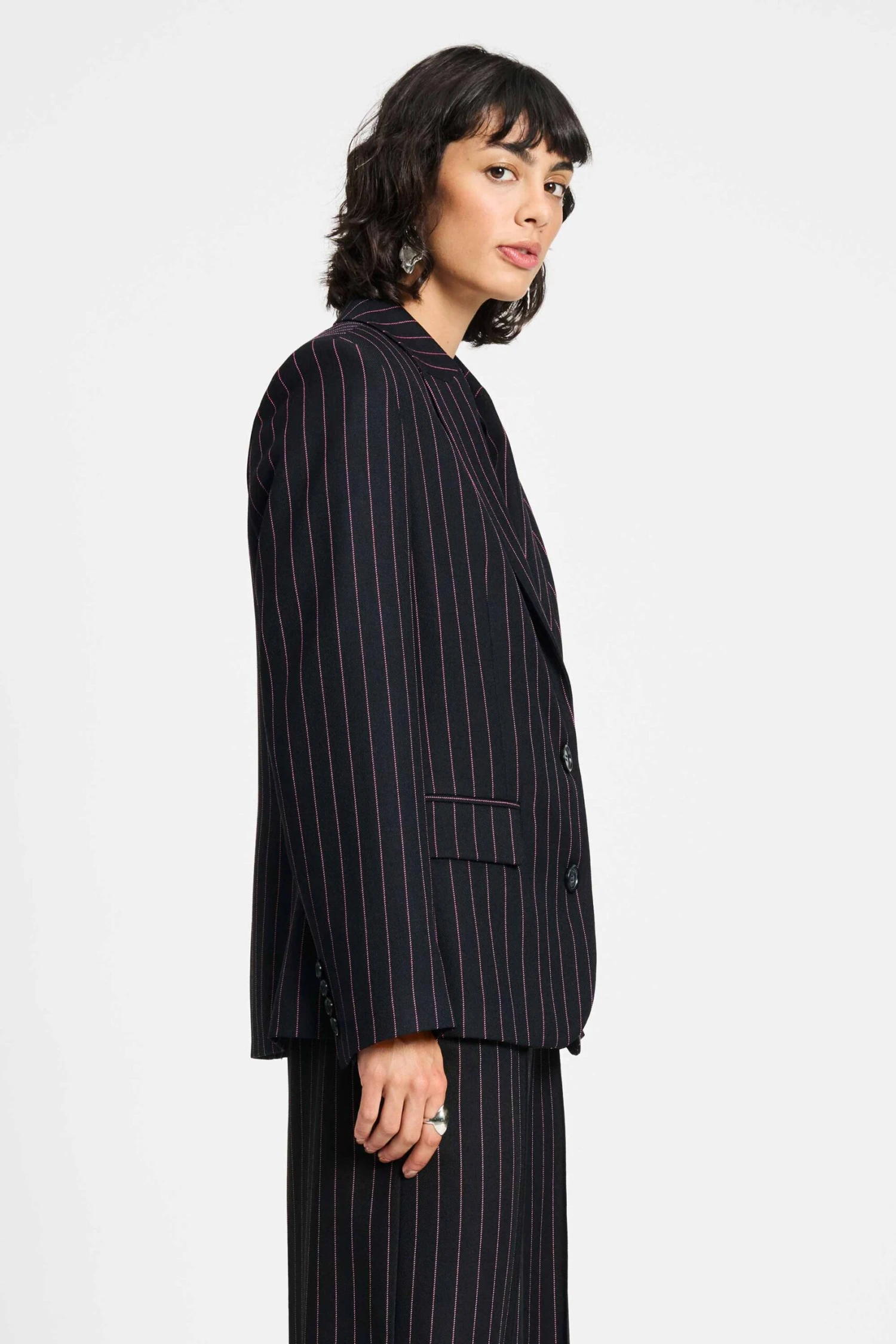 BLAZER - Noir Striped 6 BLAZER - Noir Striped - Image 4