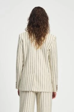 BLAZER - Striped Cream 11 BLAZER - Striped Cream -Pom Amsterdam pom amsterdam blazers blazer striped cream 1130662492