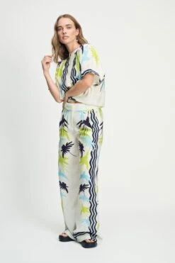 BLOUSE - Artisan Lime 10 BLOUSE - Artisan Lime -Pom Amsterdam pom amsterdam blouses blouse artisan lime 1153844058