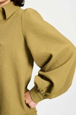 BLOUSE - Bubble Fresh Olive -Pom Amsterdam pom amsterdam blouses blouse bubble fresh olive 1180698846