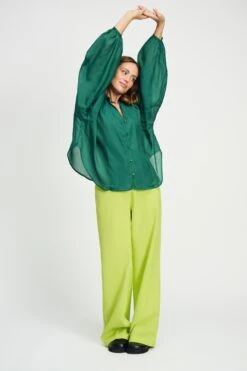 BLOUSE - Lena Meadow Green 12 BLOUSE - Lena Meadow Green -Pom Amsterdam pom amsterdam blouses blouse lena meadow green 1141179292