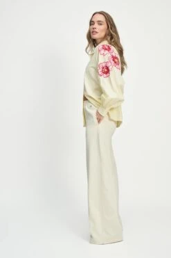 BLOUSE - Lexi Bouquet Cream 10 BLOUSE - Lexi Bouquet Cream -Pom Amsterdam pom amsterdam blouses blouse lexi bouquet cream 1130637044