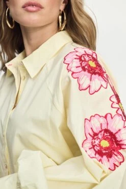 BLOUSE - Lexi Bouquet Cream 11 BLOUSE - Lexi Bouquet Cream -Pom Amsterdam pom amsterdam blouses blouse lexi bouquet cream 1130637045