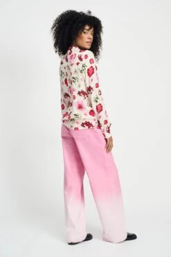 BLOUSE - Mila Bouquet Cream 9 BLOUSE - Mila Bouquet Cream -Pom Amsterdam pom amsterdam blouses blouse mila bouquet cream 1130662747