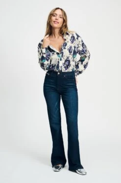 BLOUSE - Milly Vases Cream 12 BLOUSE - Milly Vases Cream -Pom Amsterdam pom amsterdam blouses blouse milly vases cream 1140789357