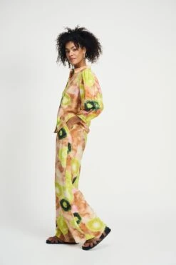 BLOUSE - Summer Bliss Lime 9 BLOUSE - Summer Bliss Lime -Pom Amsterdam pom amsterdam blouses blouse summer bliss lime 1140789322