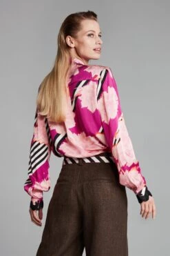 BLOUSE - Taylor 11 BLOUSE - Taylor -Pom Amsterdam pom amsterdam blouses blouse taylor 57692487385432