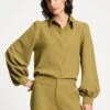 BLOUSE - Bubble Fresh Olive 1 BLOUSE - Bubble Fresh Olive -Pom Amsterdam pom amsterdam blouses brown 34 blouse bubble fresh olive 1180698851