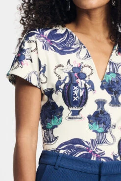 TOP - Maddi Vases Cream -Pom Amsterdam pom amsterdam bodies top maddi vases cream 1140753679