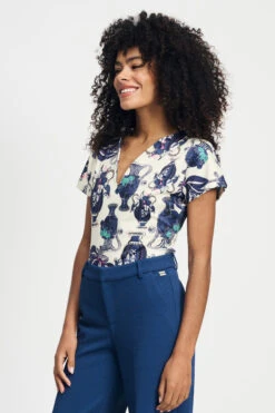 TOP - Maddi Vases Cream -Pom Amsterdam pom amsterdam bodies top maddi vases cream 1140753682