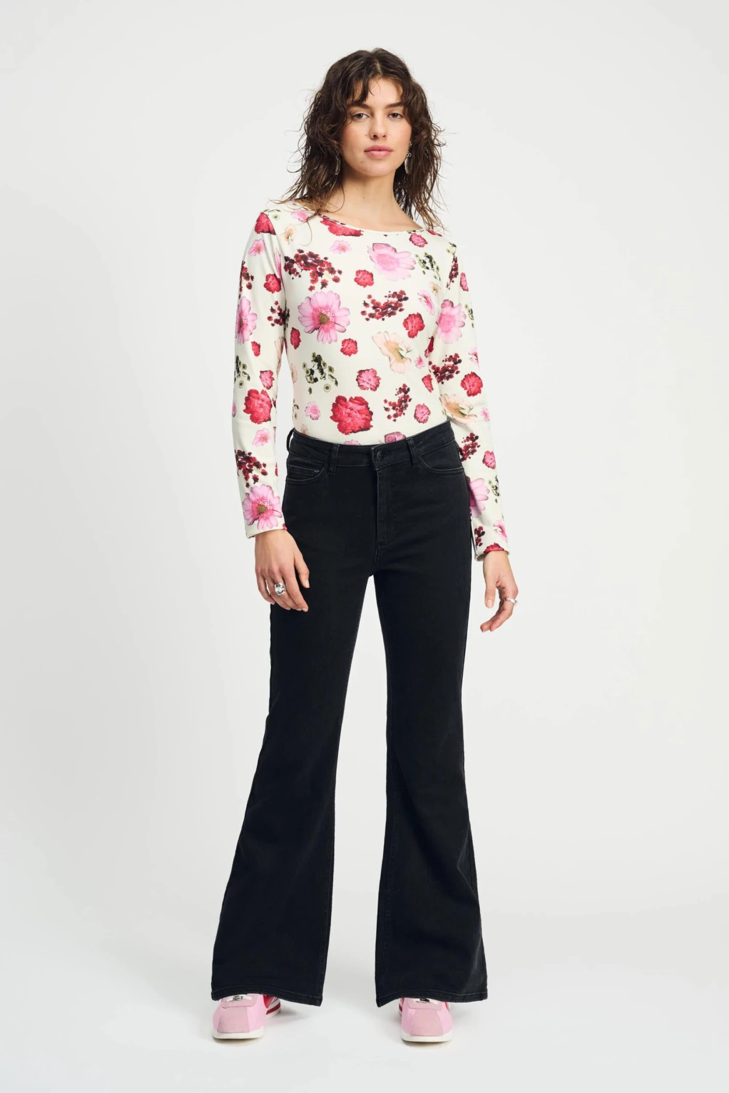 JEANS - Esmee Flare Vintage Black 3 JEANS - Esmee Flare Vintage Black