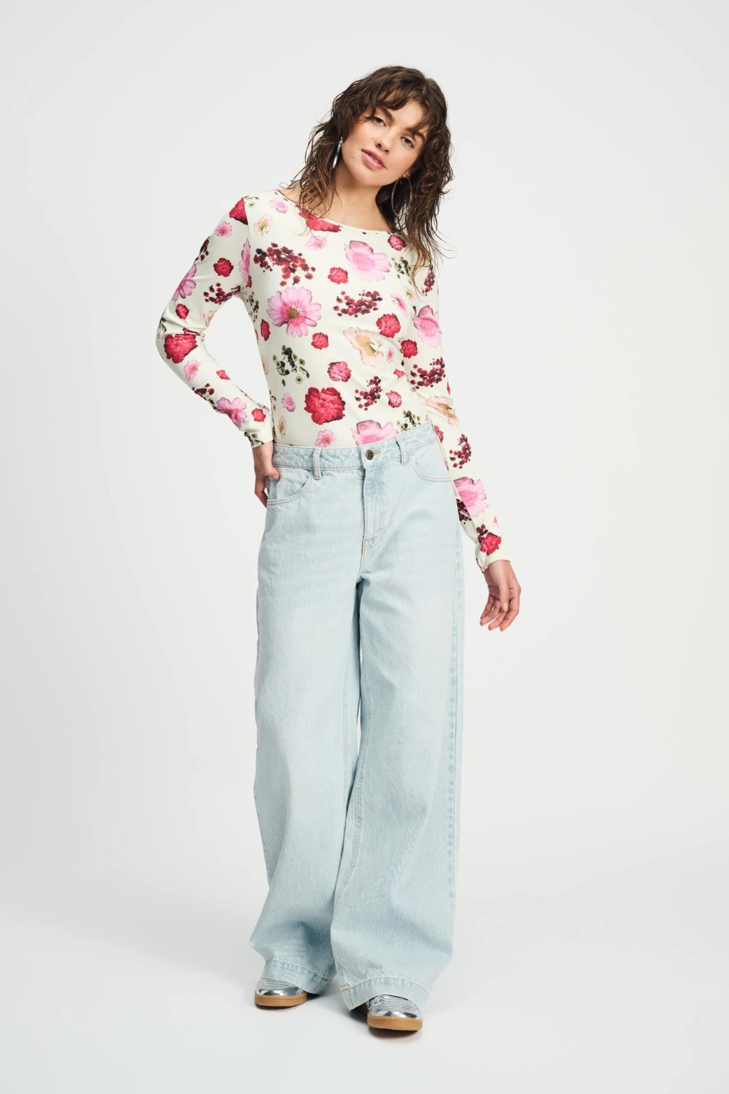 JEANS - Baggy Wide Leg Ultra Light Blue 3 JEANS - Baggy Wide Leg Ultra Light Blue