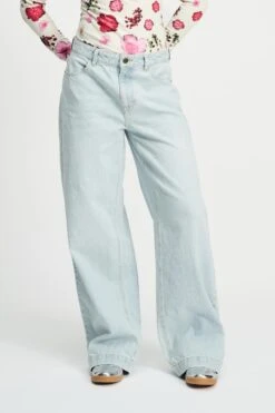 JEANS - Baggy Wide Leg Ultra Light Blue 11 JEANS - Baggy Wide Leg Ultra Light Blue -Pom Amsterdam pom amsterdam jeans jeans baggy wide leg ultra light blue 1186773353