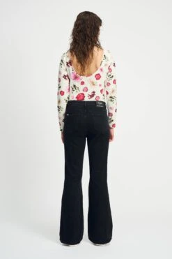 JEANS - Esmee Flare Vintage Black 10 JEANS - Esmee Flare Vintage Black -Pom Amsterdam pom amsterdam jeans jeans esmee flare vintage black 1132477118