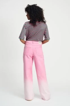 JEANS - Gradient Raspberry 9 JEANS - Gradient Raspberry -Pom Amsterdam pom amsterdam jeans jeans gradient raspberry 1130662674