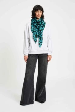 SHAWL - Wild Flowers Blue 7 SHAWL - Wild Flowers Blue -Pom Amsterdam pom amsterdam shawls blue os shawl wild flowers blue 1185233976