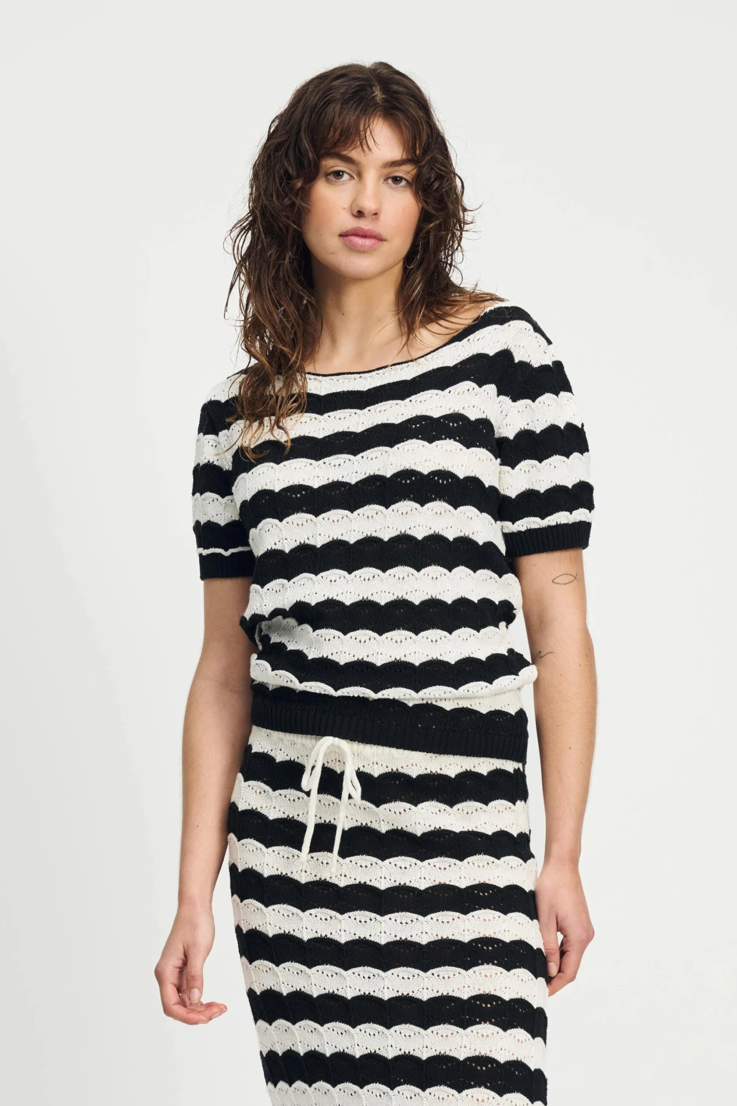 TOP - Crochet Black White 3 TOP - Crochet Black White