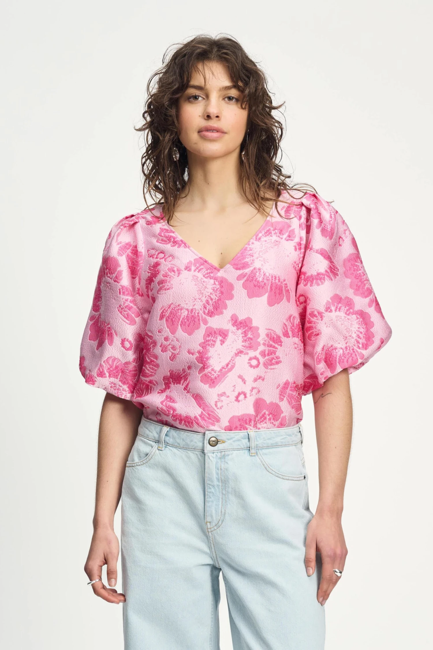 TOP - Floral Jacquard Raspberry 3 TOP - Floral Jacquard Raspberry