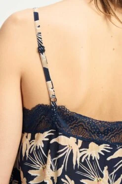 TOP - Cami Artisan Sand 11 TOP - Cami Artisan Sand -Pom Amsterdam pom amsterdam tops top cami artisan sand 1144881569