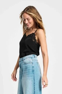 TOP - Cami Black 11 TOP - Cami Black -Pom Amsterdam pom amsterdam tops top cami black 1183239006