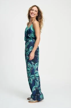 TOP - Cami Delicacy Green 10 TOP - Cami Delicacy Green -Pom Amsterdam pom amsterdam tops top cami delicacy green 1129656652