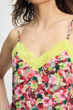 TOP - Cami Love Bouquet 11 TOP - Cami Love Bouquet -Pom Amsterdam pom amsterdam tops top cami love bouquet 1130662925