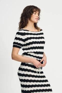 TOP - Crochet Black White 10 TOP - Crochet Black White -Pom Amsterdam pom amsterdam tops top crochet black white 1144881541