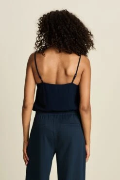 TOP - Emmi Dark Navy -Pom Amsterdam pom amsterdam tops top emmi dark navy 57003577344344