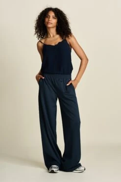 TOP - Emmi Dark Navy -Pom Amsterdam pom amsterdam tops top emmi dark navy 57003578753368