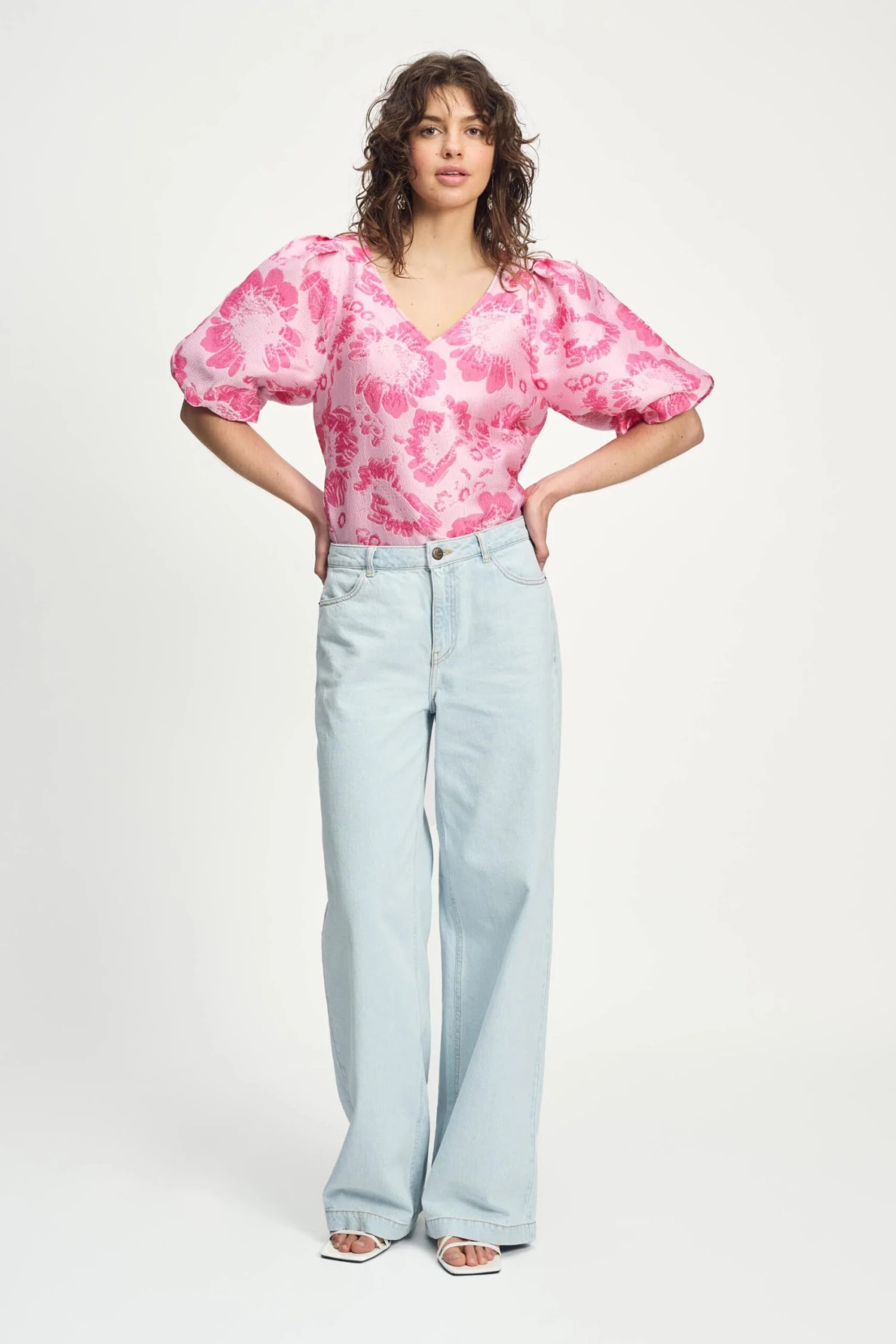 TOP - Floral Jacquard Raspberry 7 TOP - Floral Jacquard Raspberry - Image 5
