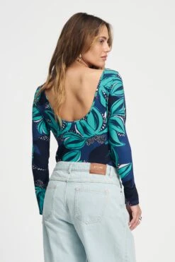 TOP - Loa Delicacy Green 12 TOP - Loa Delicacy Green -Pom Amsterdam pom amsterdam tops top loa delicacy green 1140753674