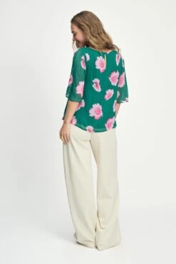 TOP - Meadow Flowers Green 10 TOP - Meadow Flowers Green -Pom Amsterdam pom amsterdam tops top meadow flowers green 1141179304