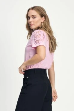 TSHIRT - Ellen Rose Pink 10 TSHIRT - Ellen Rose Pink -Pom Amsterdam pom amsterdam tshirts tshirt ellen rose pink 1132126168